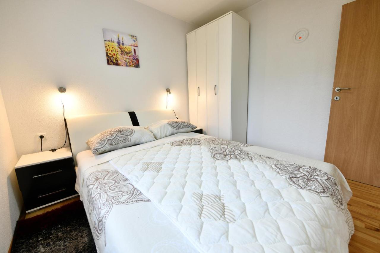 Lora Apartment Rakovica Exterior foto