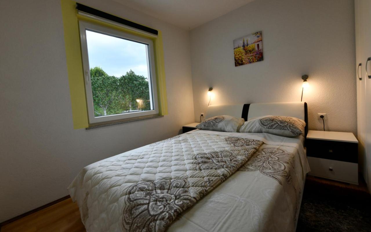 Lora Apartment Rakovica Exterior foto